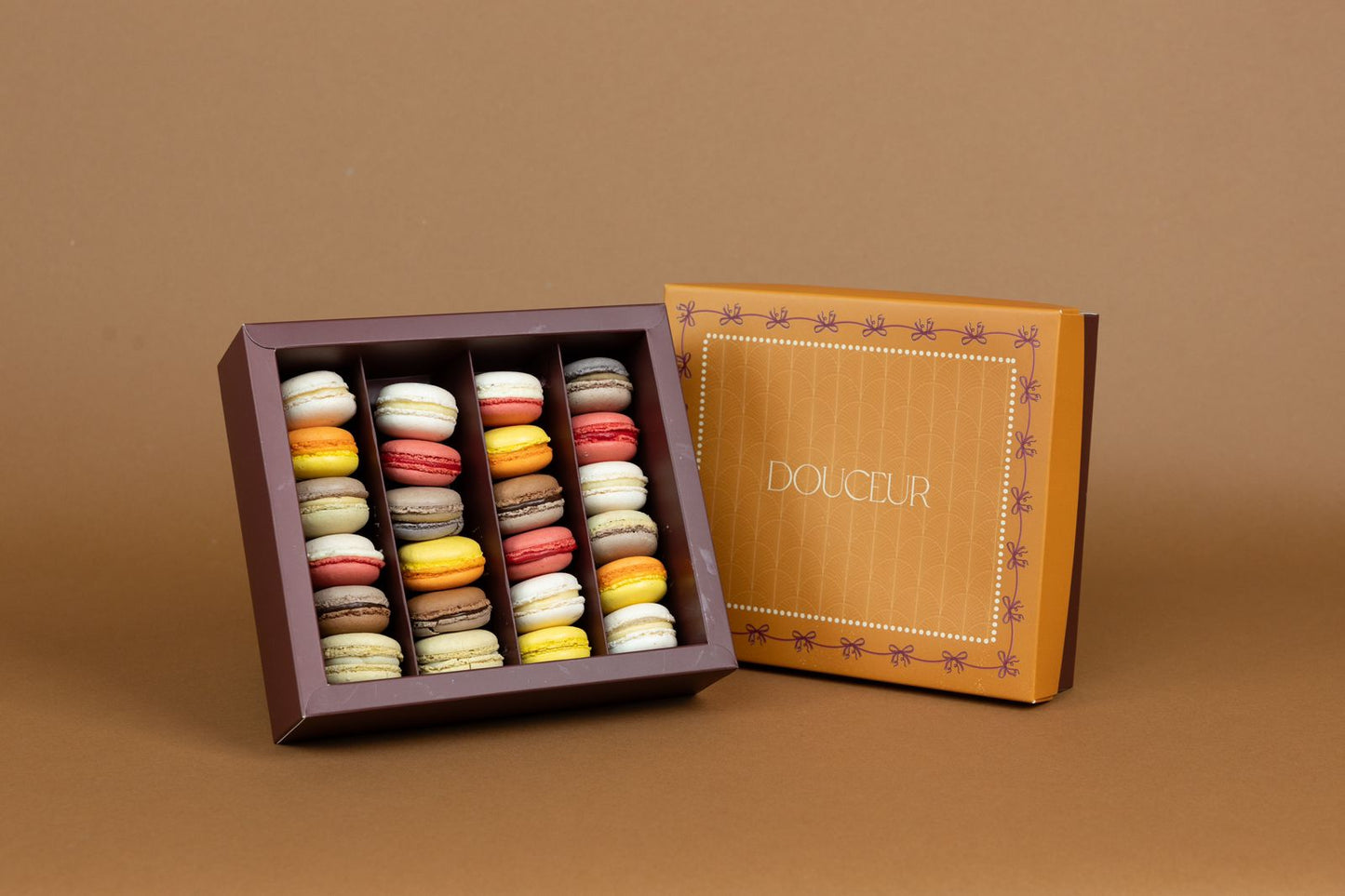 Macrons box